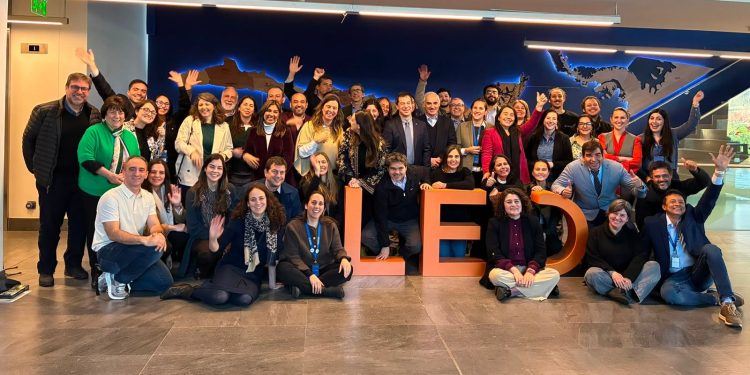 Premio LED 2026 reconoce a 30 líderes educativos que están transformando la educación en Chile