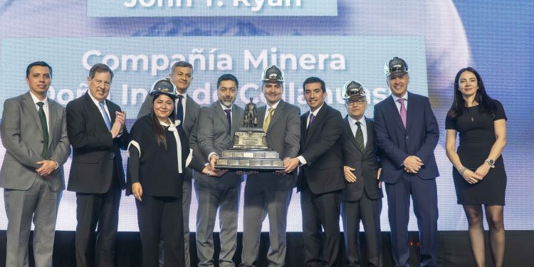 Compañía Minera Doña Inés de Collahuasi reconocida como la operación minera más segura del país