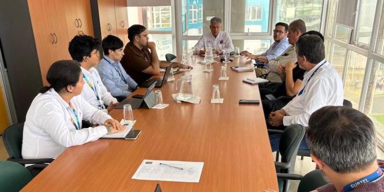 Seremi de Transportes y Telecomunicaciones coordina retiro de cables en desuso en comuna de Iquique