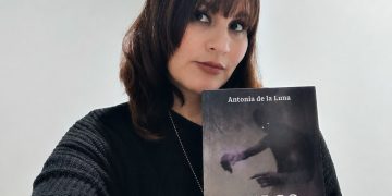 Antonia de la Luna, escritora Iquiqueña/Hospiciana, autora del libro ‘Hay algo que te acecha’