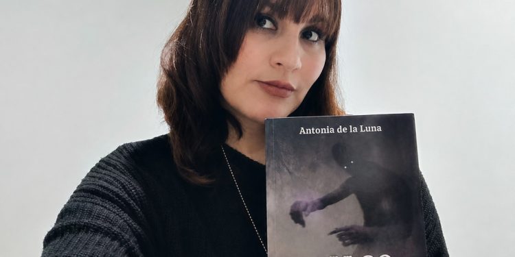 Antonia de la Luna, escritora Iquiqueña/Hospiciana, autora del libro ‘Hay algo que te acecha’