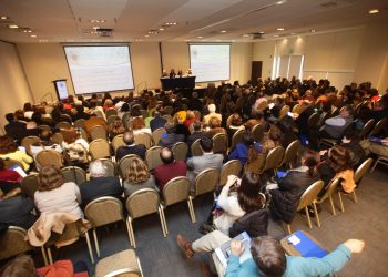 Formación de médicos, déficit de especialistas y humanismo médico marcarán II Seminario de Educación Médica