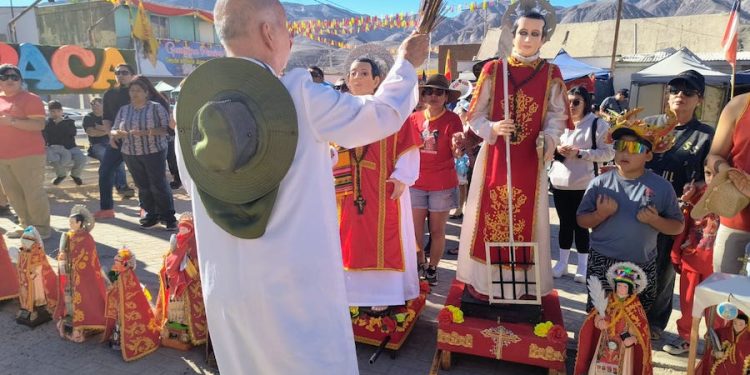 San Lorenzo de Tarapacá reúne a más de cien mil personas y mantiene una singular tradición de devoción popular