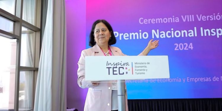 Último llamado: Mujeres de Antofagasta vinculadas a áreas STEM aún pueden postular al Premio InspiraTEC 2026