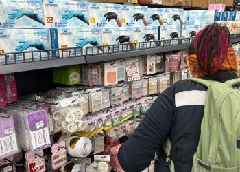 Salud de Tarapacá fiscaliza mall chino tras denuncia por quemadura asociada a producto para uñas