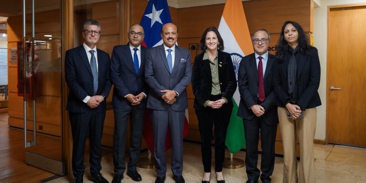 Subsecretaria Estévez recibe a secretario de Comercio de la India en el marco de negociación del acuerdo comercial