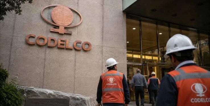 Codelco mira al largo plazo: ¿Conviene seguir capitalizando la estatal en los próximos años?