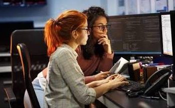 Más mujeres en STEM: Una oportunidad para el desarrollo de Chile