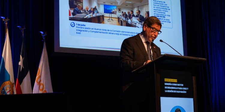 “Nuestra urgencia es recuperar ese terreno”: Biministro Mas plantea estrategia para recuperarel liderazgo minero de Chile