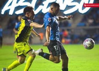 Canarios le sacaron 3 puntos a los dragones celestes en el Estadio Tierra de Campeones