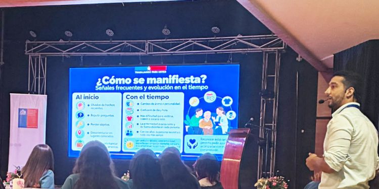 Servicio de Salud realizó jornada comunitaria sobre Alzheimer y uso de medicamentos