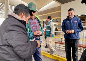 En Chacalluta SAG refuerza llamado a viajeros a no ingresar a Chile con productos de riesgo