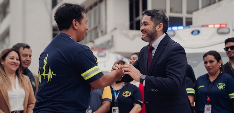 Gobierno Regional entrega 5 nuevas ambulancias para fortalecer la salud municipal de Iquique y caleta San Marcos