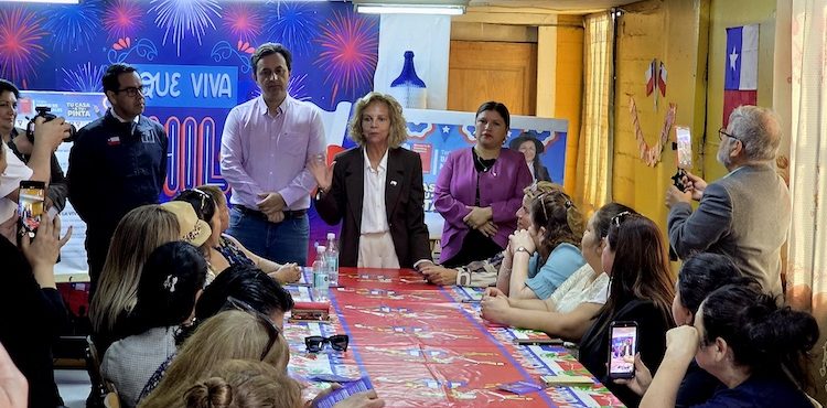 Mujeres jefas de hogar podrán postular a subsidio para mejorar sus viviendas mediante la Tarjeta Banco de Materiales
