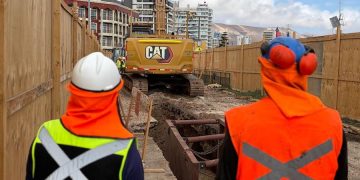 Avanza ejecución de obras sanitarias en proyecto de renovación de colector en avenida Arturo Prat