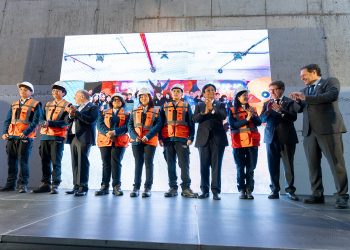 Lomas Bayas inicia Academia Minera para 120 estudiantes de Antofagasta