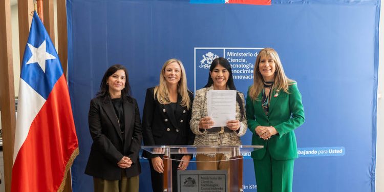 Ministerio de Ciencia, Tecnología, Conocimiento e Innovación anuncia primera participación de Chile a CES, la plataforma más grande de innovación y tecnología del mundo