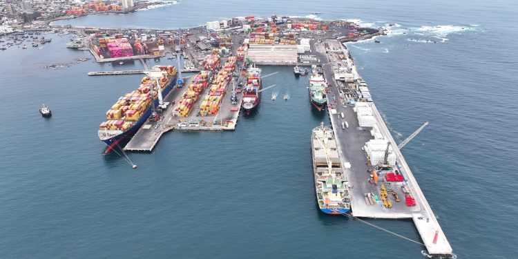 Superó 2 millones de toneladas: Puerto de Iquique mantiene positiva tendencia en desempeño operacional