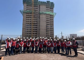 Estudiantes de liceos técnicos visitan obra en construcción gracias a programa formativo de la CChC Tarapacá