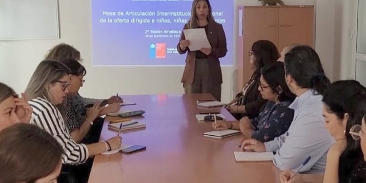 Mesa regional refuerza coordinación para proteger a la niñez en Arica y Parinacota