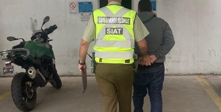 Carabineros detiene a conductor que mantenía dos órdenes de detención vigentes
