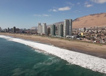 Fiestas Patrias 2026: Iquique y Valdivia son los destinos favoritos de los chilenos para viajar y celebrar el «18»