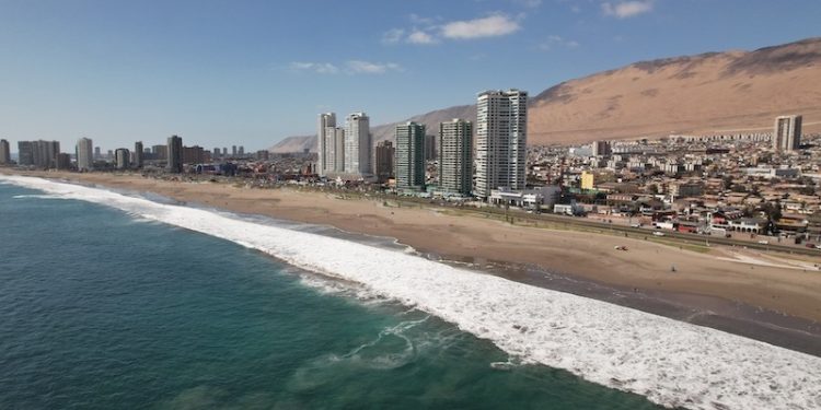 Fiestas Patrias 2026: Iquique y Valdivia son los destinos favoritos de los chilenos para viajar y celebrar el «18»