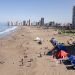 Voluntariado Teck se sumó a limpieza de playas en Iquique y Caleta Cáñamo