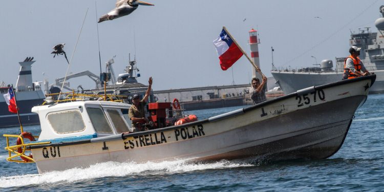 Más de 100 pescadores artesanales de Tarapacá reciben nuevo apoyo para enfrentar alza de los combustibles