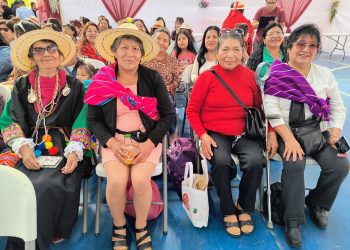 Mujeres indígenas de Huara comparten sus historias y saberes para las nuevas generaciones