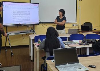 Taller de paleografía fortalece formación de ayudantes de investigación en Historia de la Universidad de Tarapacá