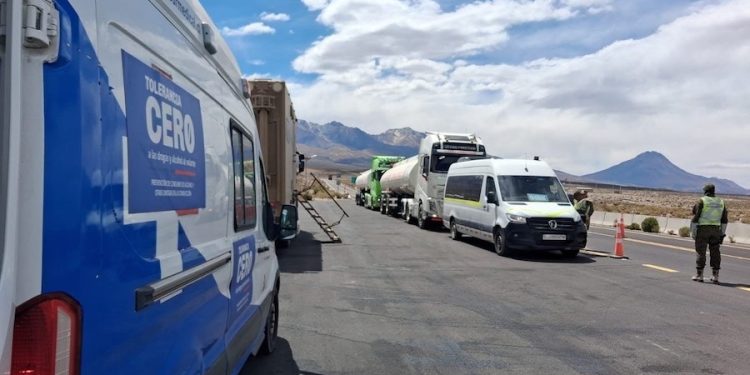 SENDA Tarapacá y Carabineros realizan operativo Tolerancia Cero en Colchane