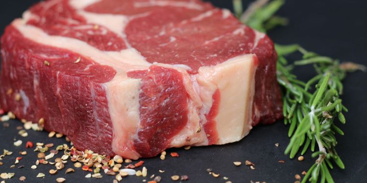 Cómo reconocer una carne de vacuno de calidad: Experta U. de Chile entrega recomendaciones para elegir mejor