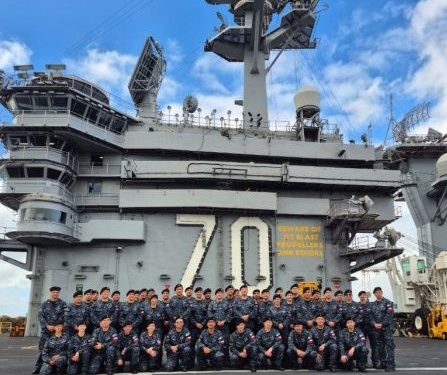 Dotación del petrolero “Almirante Montt” realizó visita profesional al portaaviones estadounidense “USS Carl Vinson” en San Diego