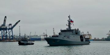 El OPV «Cabo Odger» recaló en el puerto de El Callao