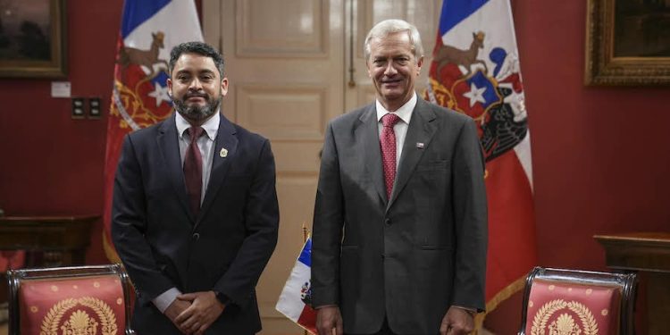 Gobernador Carvajal valora receptividad del Presidente Kast y llama a una mayor coherencia del Gobierno con las regiones