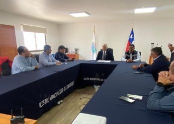 Avanzan gestiones para llevar electricidad a Chitita, Cerro Blanco y Ofragía en comuna de Camarones