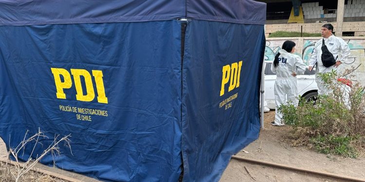 PDI y Fiscalía investigan homicidio con arma de fuego en sector de playa Chinchorro