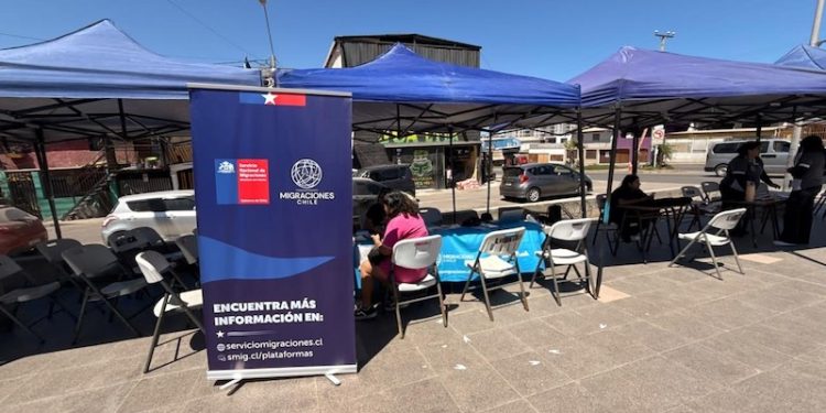 «Migraciones en tu Barrio» acercó servicios públicos a vecinos de Alto Hospicio
