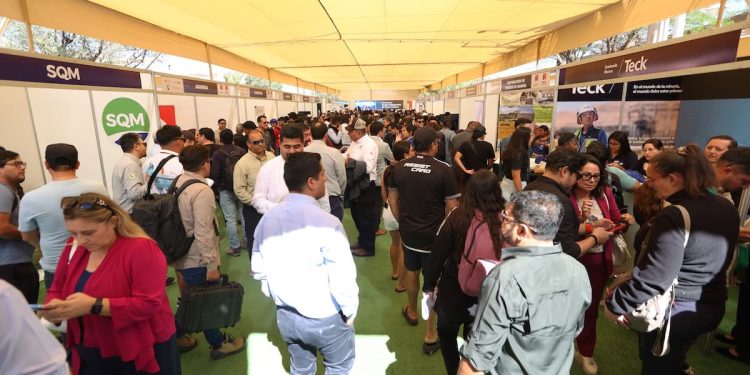 Exitosa tercera versión del Encuentro de Empleo y Negocios de Pozo Almonte reunió a más de 300 asistentes