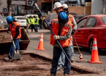 Collahuasi inició trabajos de bacheo en avenida «Francisco Bilbao» tras afectaciones por las lluvias