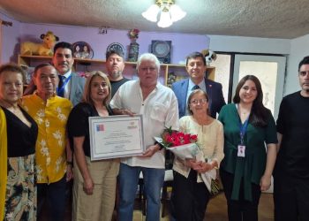 Matrimonios ariqueños celebran los 15 años del bono bodas de oro entregando «La Receta del Amor»