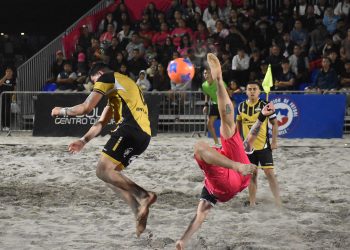 Dávila y Camba, los líderes del Fútbol Playa chocan hoy en el Arena Cavancha