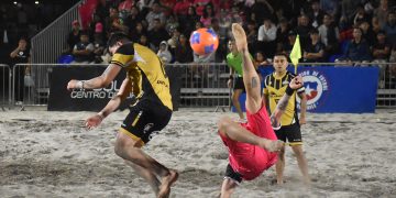 Dávila y Camba, los líderes del Fútbol Playa chocan hoy en el Arena Cavancha