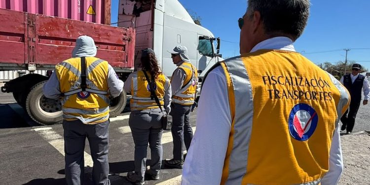 Transportes restringe circulación de camiones por rutas alternativas de Colchane para reforzar seguridad fronteriza