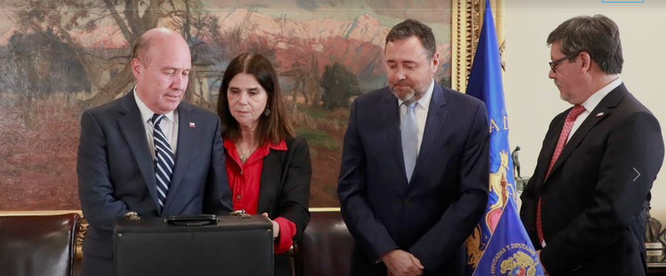 Ministro de Hacienda ingresa proyecto de Ley de Presupuestos 2027 al Congreso Nacional