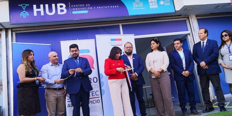 Alto Hospicio inauguró el primer espacio de innovación y prototipado del país al interior de un Centro de Negocios SERCOTEC