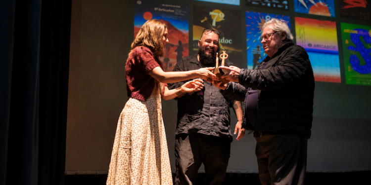 Festival Aricadoc distingue a Ignacio Agüero con Premio a la Trayectoria