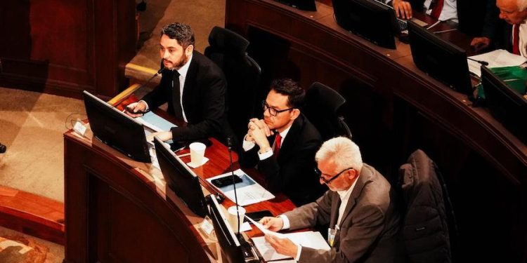 Gobernador Carvajal expone ante el Congreso cartera de inversiones de Tarapacá y advierte por rebajas presupuestarias que afectan a la región