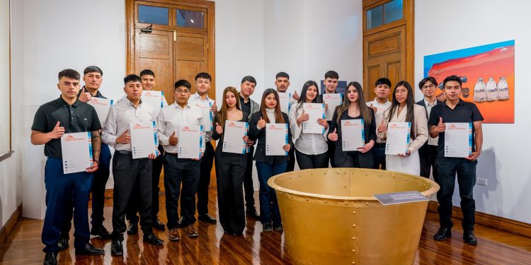 Collahuasi suma nuevos trabajadores y prepara a más jóvenes de Tarapacá para incorporarse a la minería